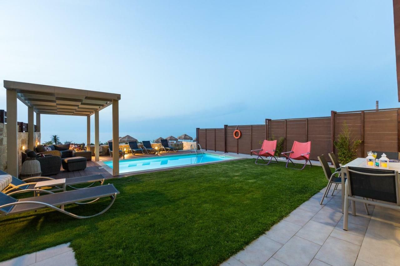 Espera Luxury Beach Front Residence With Pool & Bbq, By Thinkvilla העיירה רתימנו מראה חיצוני תמונה
